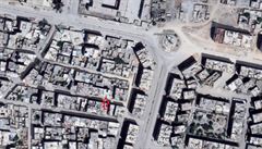 Satelitní snímek z msta Dúma. ipka ukazuje dm, kam dopadla chemická bomba.