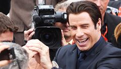 John Travolta se zdraví s fanouky na MFF v Karlových Varech