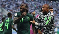 Victor Moses slaví vyrovnávací branku Nigérie.