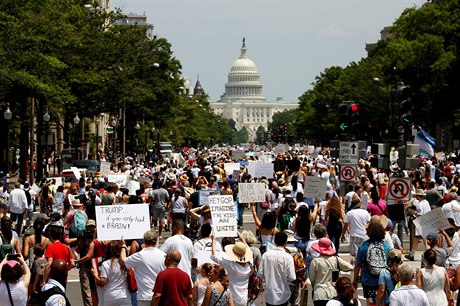 Krom toho ve Washingtonu bylo na dneek naplánováno více ne 700 protestních...