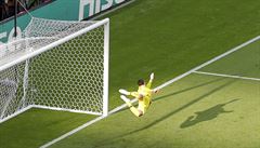 MS ve fotbale 2018, Francie vs. Argentina: Lloris na stelu Di Maríí nedosáhl.