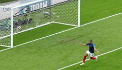 MS ve fotbale 2018, Francie vs. Argentina: Mbappé slaví svj druhý gól v síti...