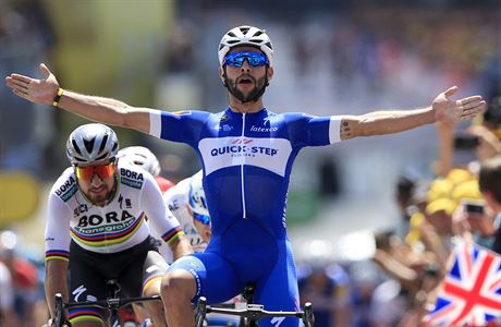 Kolumbijec Fernando Gaviria vítzí v úvodní etap Tour de Franc 2018 ped...