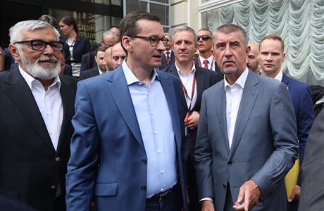 Premir Andrej Babi spolu s polskm prostjkem Mateuszem Morawieckim.