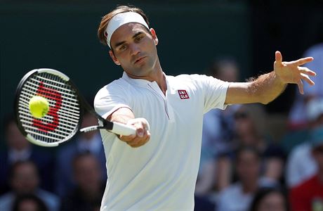 Federer vyměnil Nike za Uniqlo, vydělá téměř sedm miliard korun | Byznys |  Lidovky.cz