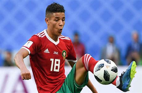 Marocký fotbalista Amine Harit si prochází zlými chvílemi.