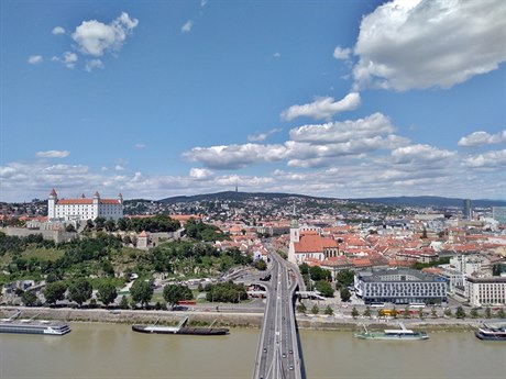 Výhled na Bratislavský hrad.