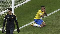 MS ve fotbale 2018, Brazílie vs. Belgie: Neymar se doaduje dalí penalty.