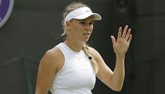 Rozladná Dánka Caroline Wozniacká na Wimbledonu 2018.