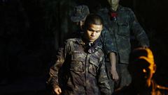 Záchraná�i v jeskynním komplexu.