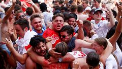 Fanouci Anglie slaví postup do semifinále mistrovství svta v Rusku
