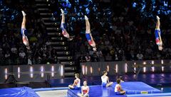 Gymnasté pedvedli své schopnosti na trampolínách v rámci slavnostního veera v...