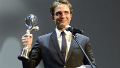 Britský herec Robert Pattinson dostal za spolupráci s význanými reiséry cenu...