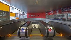 Nové eskalátory ve stanice metra Anděl.