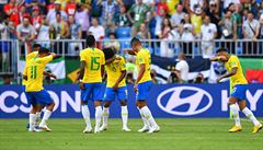 Brazilci se radují z gólu.