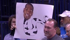 Fanouci Oklahomy dodnes na Kevina Duranta pi zápasech pískají.