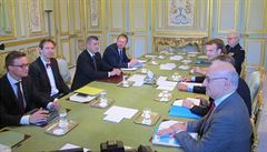 Premiér Andrej Babi ped zaátkem bilaterálního jednání s prezidentem...