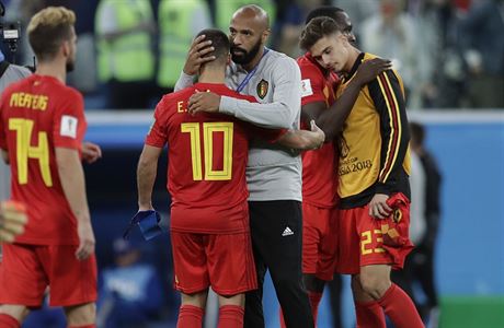 MS ve fotbale 2018, Francie vs. Belgie: asistent belgické reprezentace Thierry...