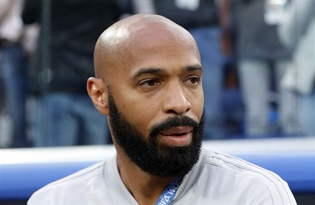 Belgick asistent trenra Thierry Henry.