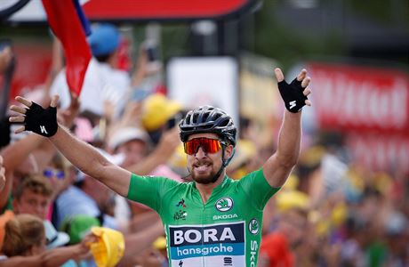 Peter Sagan slaví vítzství v páté etap Tour de France.
