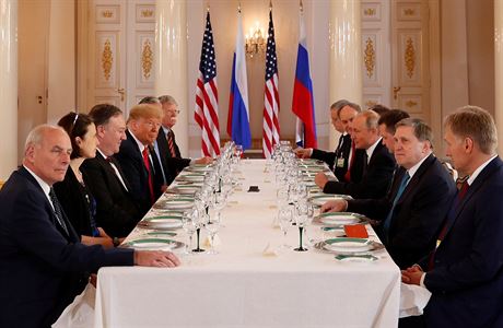 Americk prezident Donald Trump a rusk prezident Vladimir Putin na pozdnm...