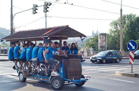 Turist na takzvanm pivnm kole u Tancho domu.