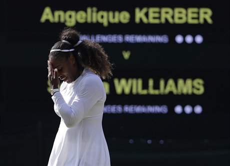 Amerianka Serena Williamsová ve finále Wimbledonu 2018, které ji vbec nevylo.