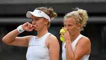 Finále čtyřhry žen ve Wimbledonu 2018: Barbora Krejčíková a Kateřina Siniaková.