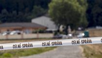 Krom� zooparku zasahovala celn� spr�va i ve dvou obchodech v pra�sk� tr�nici...