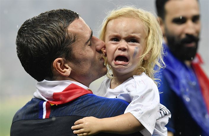 Griezmann se svou dcerou.