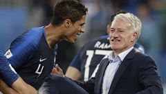 MS ve fotbale 2018, Francie vs. Belgie: francouzský kou Didier Deschamps slaví...