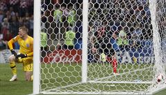 MS ve fotbale 2018, Chorvatsko vs. Anglie: zklamaný Jordan Pickford, slavící...