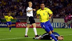 Ronaldo slaví jeden z gólů ve finále MS 2002 proti Německu. | na serveru Lidovky.cz | aktuální zprávy