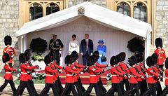 Donald Trump navtívil britskou královnu.