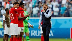 Angliané dkují svým fanoukm po zápase o bronz s Belgií