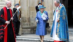 Britská královna Albta II vychází z Westminsterského Opatství, kde se konala...