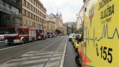 V Mikulandské ulici v centru Prahy se zítil strop budovy.