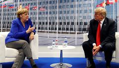 Jednání Angely Merkelové a Donalda Trumpa na summitu NATO v Bruselu.