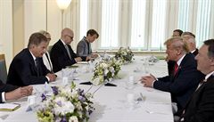 Americký prezident Donald Trump na pracovní snídani s finským prezidentem...