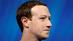 Zuckerberg zvauje zpravodajskou slubu v rmci Facebooku. Za materily by platil vydavatelm