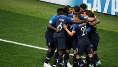 Francouzi se radují z gólu do sít Chorvatska ve finále MS.