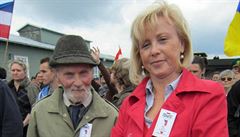 Ivana Sládková spolu s tatínkem v Mauthausenu pi oslavách osvobození v roce...