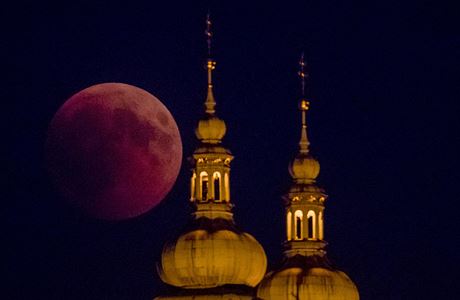 Zatmní Msíce u Svatého Kopeku u Olomouce.