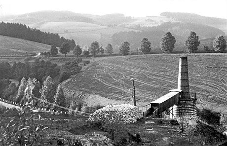 Jak el as... Historická fotografie z roku 1959 ukazuje pohled na vápenku z...