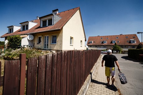 Jeden z dom z projektu zkrachovalé spolenosti H-System, z nho se budou...