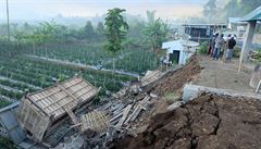 Následky zemtesení na ostrov Lombok v Indonésii.