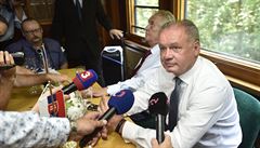 Slovenský prezident Andrej Kiska odpovídá novinářům. | na serveru Lidovky.cz | aktuální zprávy