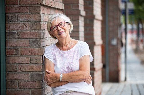 Ingeborg Solzin-Terber, 75letá Nmka, která se uí esky.