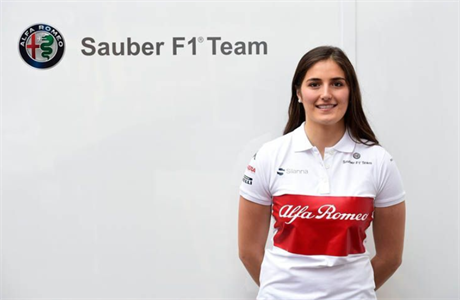 Jezdkyn v seriálu GP3 a kandidátka na post v F1 Tatiana Calderonová.