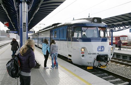 Vlak zvaný Pantograf i abotlam na eských kolejích skoní.